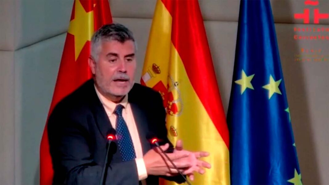 Miguel Ángel Oliver presenta en Pekín el nuevo manual de estilo de la Agencia EFE