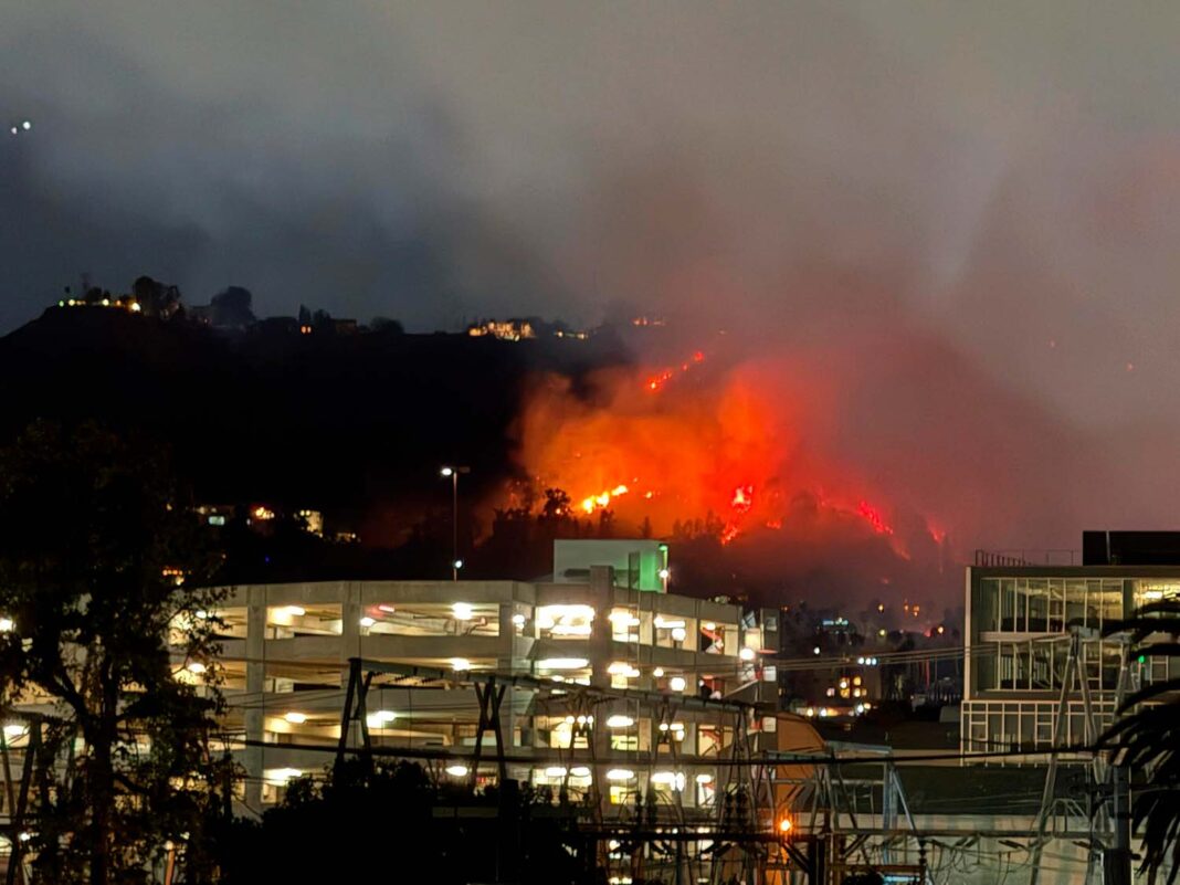 Sunset_fire_Los_Angeles_veiw_3