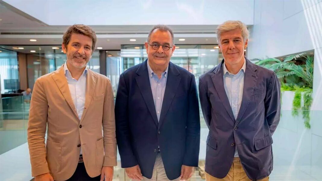 Sergi Guillot, Albert Sáez, y Álvaro Alcolea, director general financiero