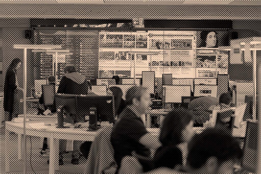 Siete decisiones que han debilitado el periodismo digital: de la gratuidad a la dependencia de las plataformas