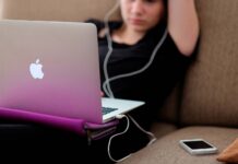 Apple negocia con los medios un sistema de pago por el uso de sus contenidos en Siri