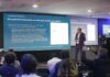 Un medio puede publicar más y hacerse más débil: cinco conclusiones sobre el capital invisible que sostiene su futuro Alt text: Lluís Cucarella durante la presentación de El capital invisible del medio en el Latam Media Leaders Summit de WAN-IFRA en Lima, ante una pantalla con las conclusiones de la investigación.