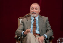 Arturo Pérez-Reverte deja XLSemanal de Vocento tras 33 años